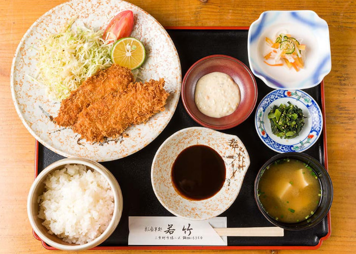 三重町_お食事処若竹